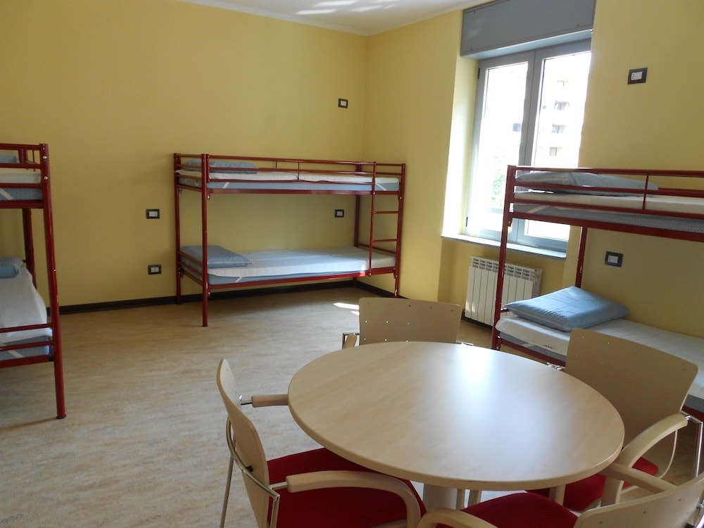 Shared Dormitory, Women Only
