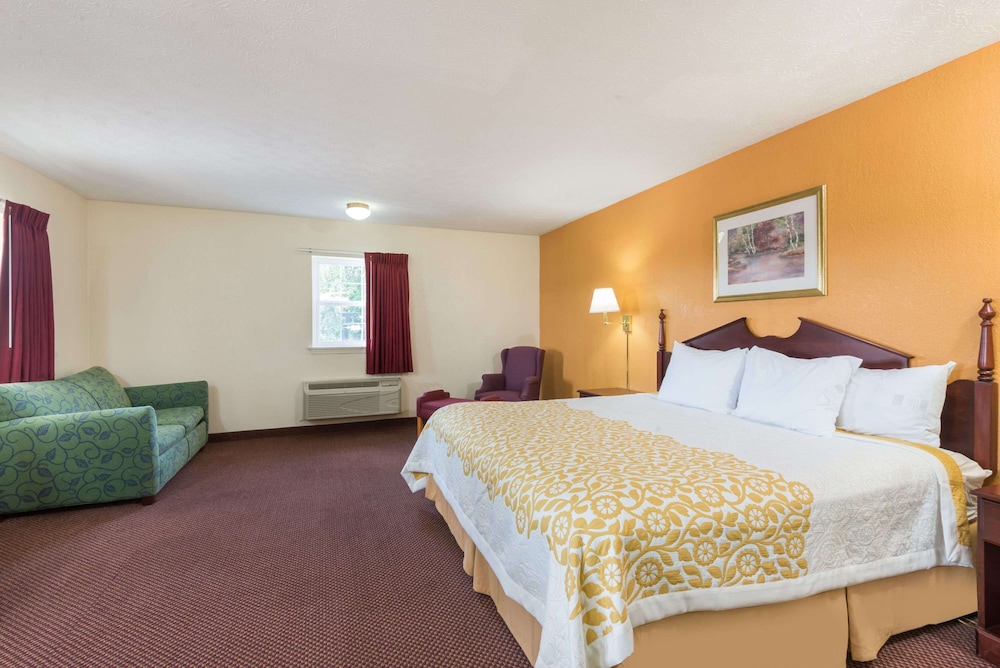 Standard Room, 1 King Bed photo 2