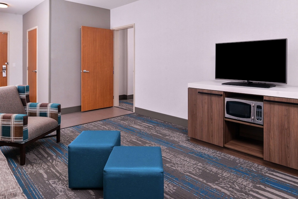 Junior Suite, 1 King Bed, Accessible photo 1