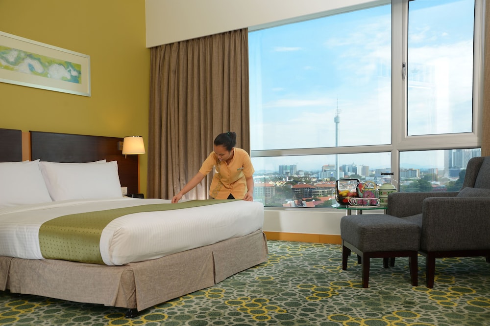 Suite, 1 King Bed, City View - Photo 3