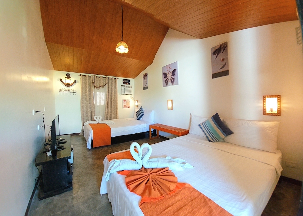 Family Tent, 3 Bedrooms, Lanai, Garden Area photo 3