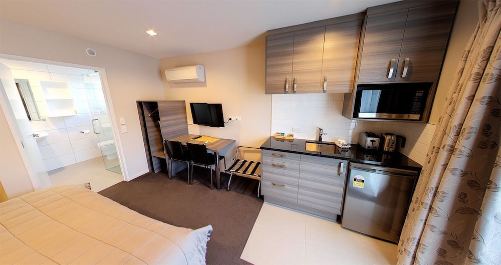 Deluxe Studio (With Sofa Bed) photo 2