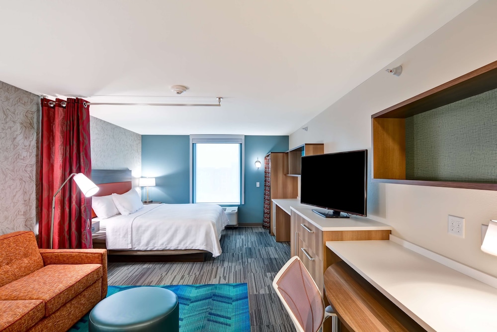 Studio, 1 King Bed, Accessible, Bathtub photo 2