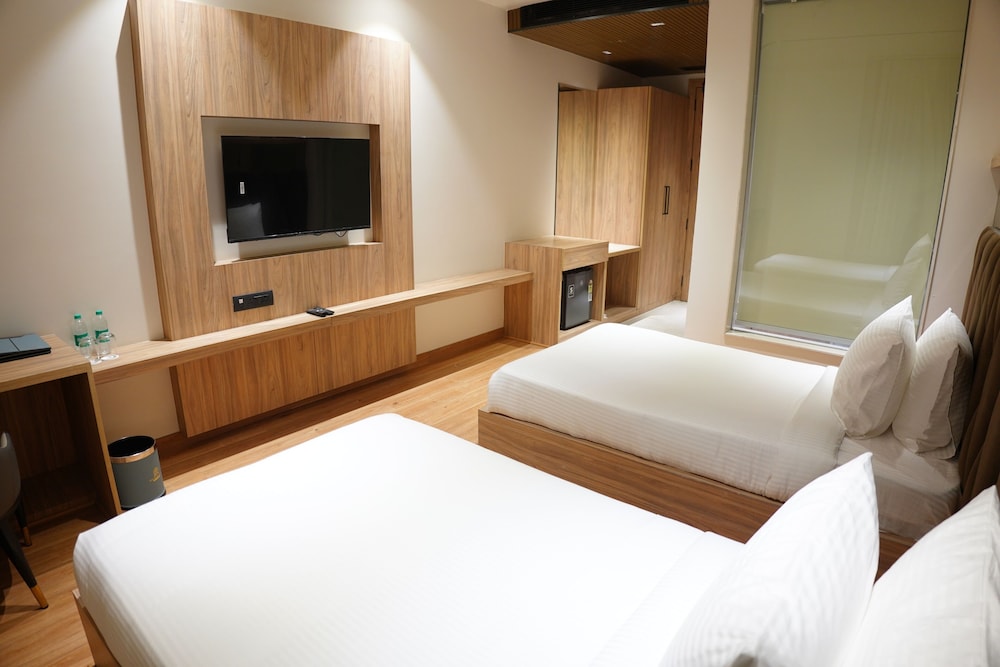 Deluxe Double or Twin Room, City View