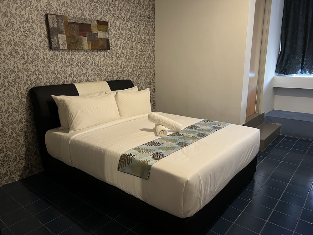 Deluxe Double Room, Non Smoking, City View - Photo 4