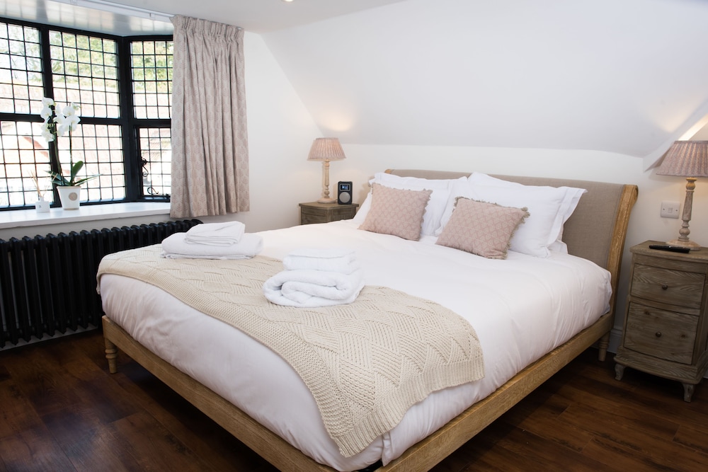 Deluxe King Suite 3 photo 1