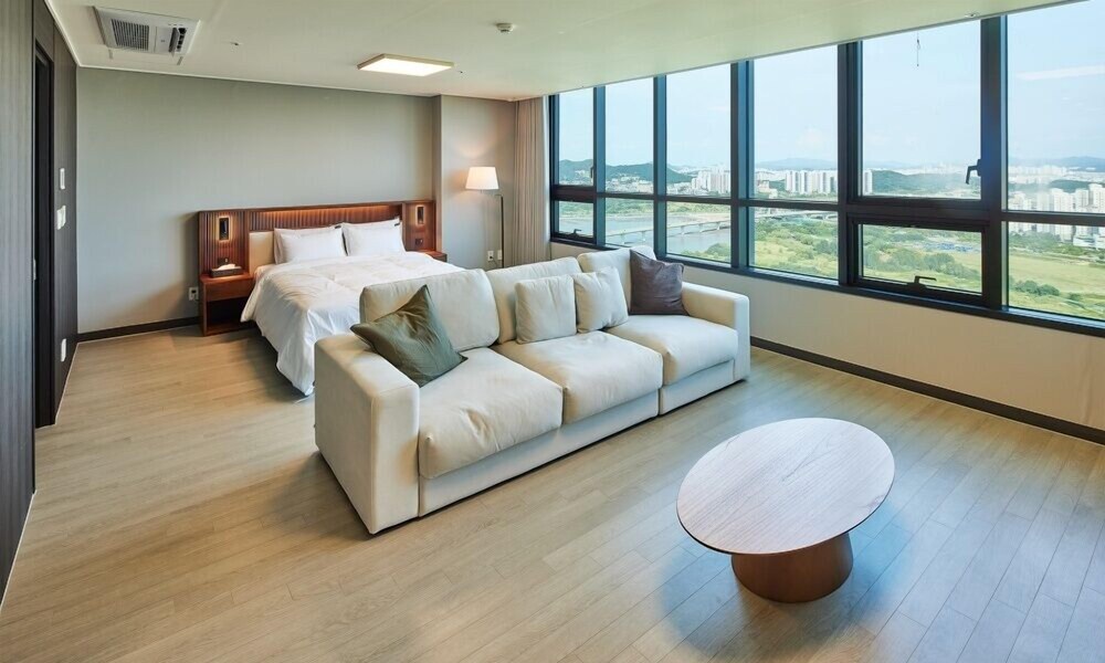 Suite Double (High Floor View)