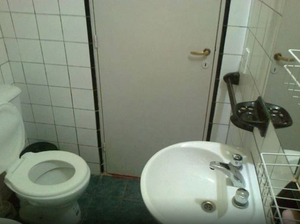 Economy Triple Room, Non Smoking, Mountain View photo 3