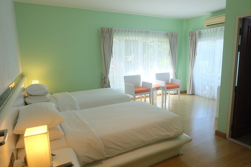 Deluxe Twin Room photo 1