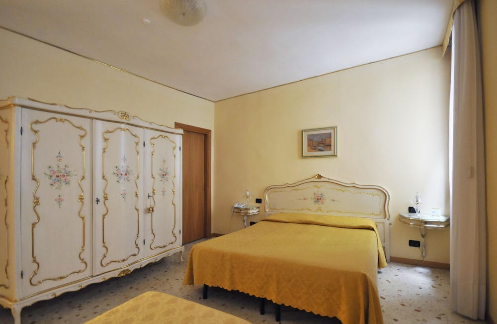 Standard Triple Room photo 3