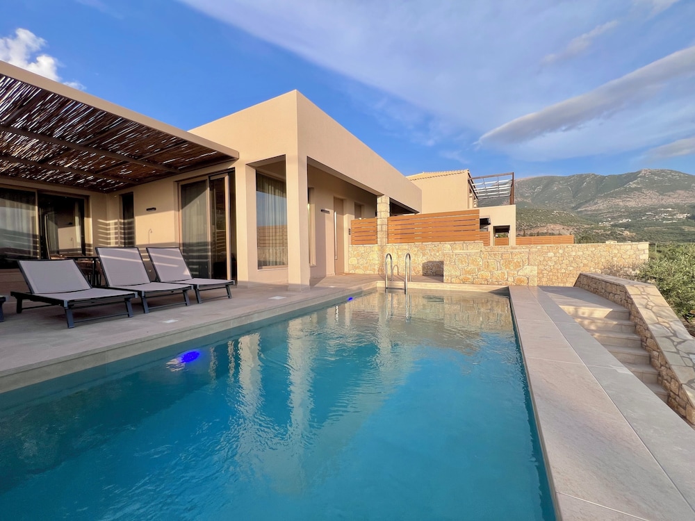 Executive Suite With Private Pool