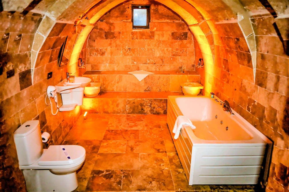 Suite, Jetted Tub (Stone) photo 2