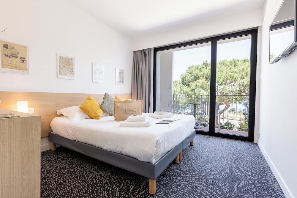 The Comfort Room with Balcony - Photo 1