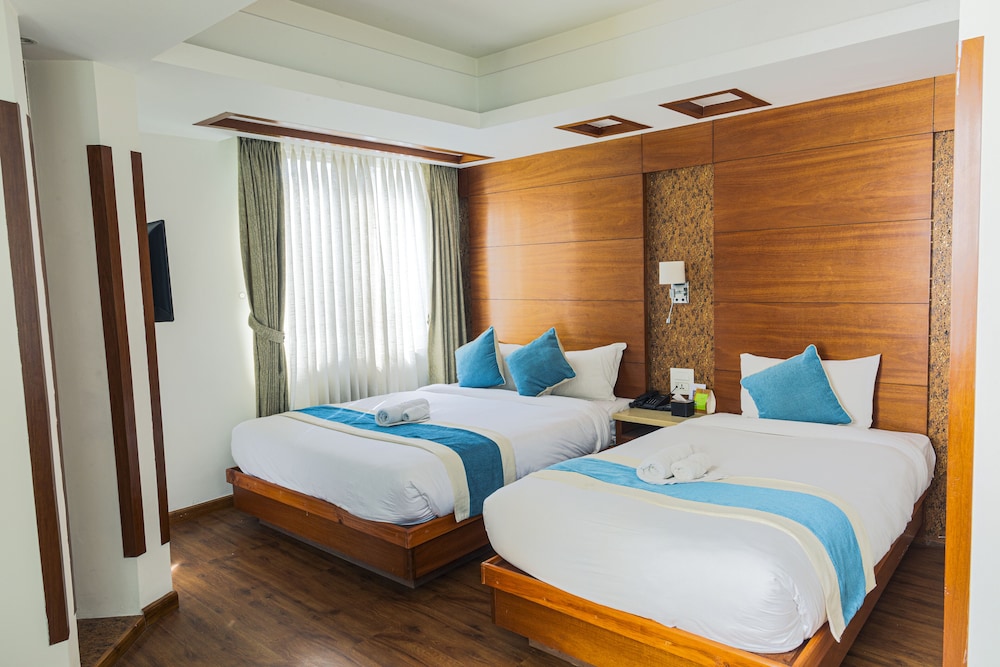 Deluxe Room, Refrigerator, City View