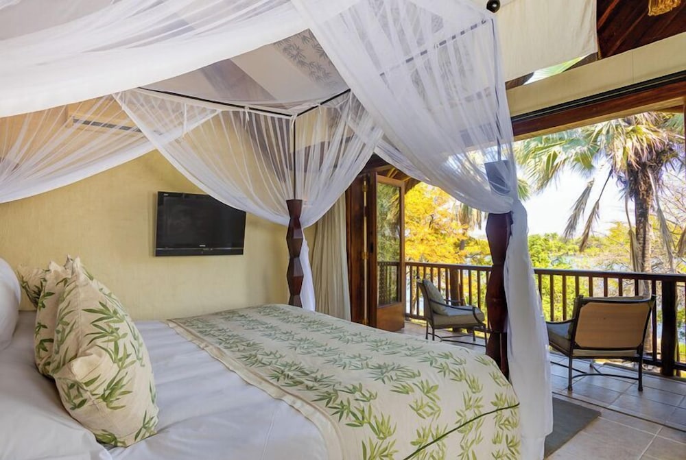 Executive Suite, 1 King Bed, River View, Lakeside