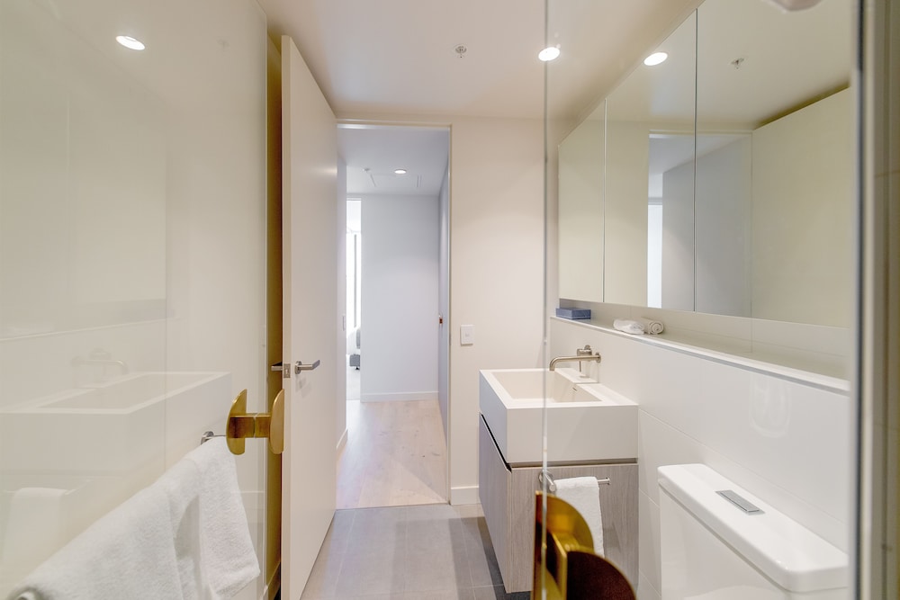 One Bedroom Apartment - Photo 3