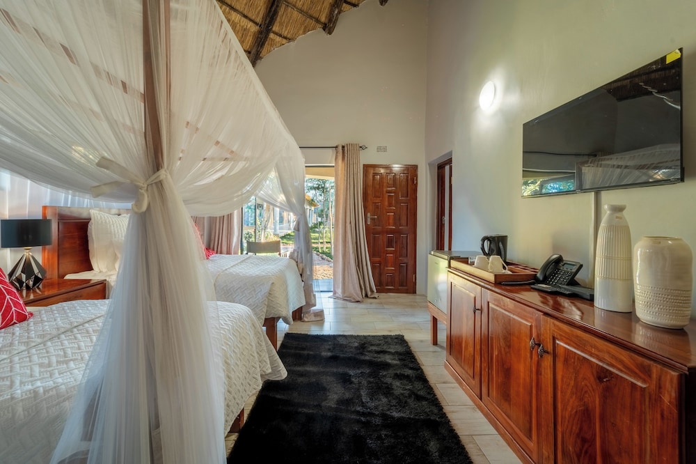 Deluxe Double or Twin Room photo 2