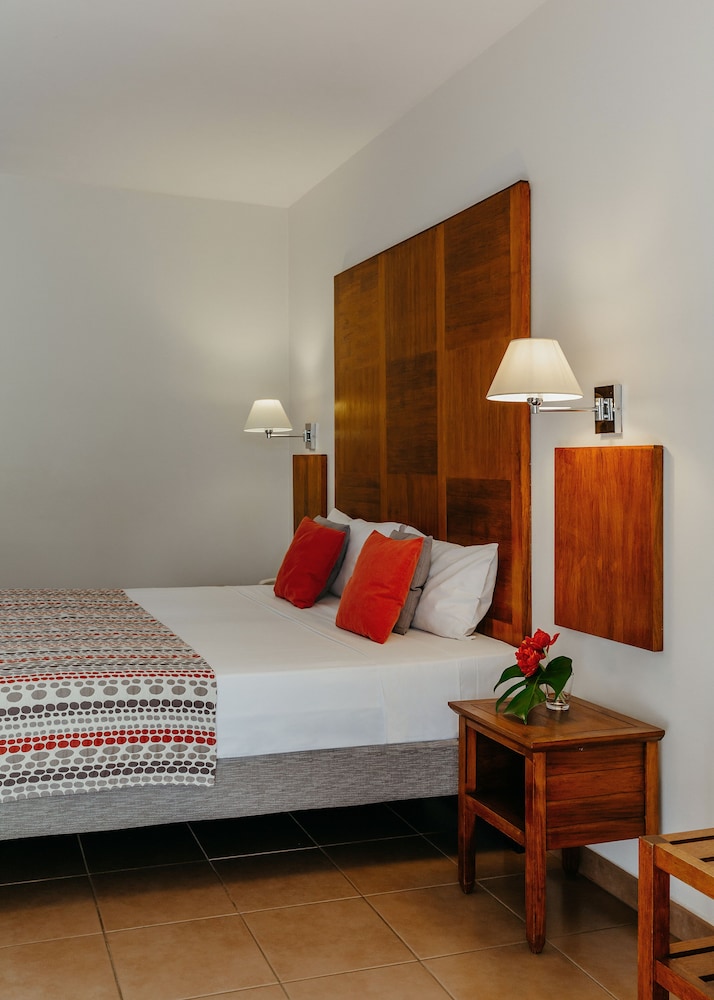 Standard Room, 1 King Bed - Photo 10