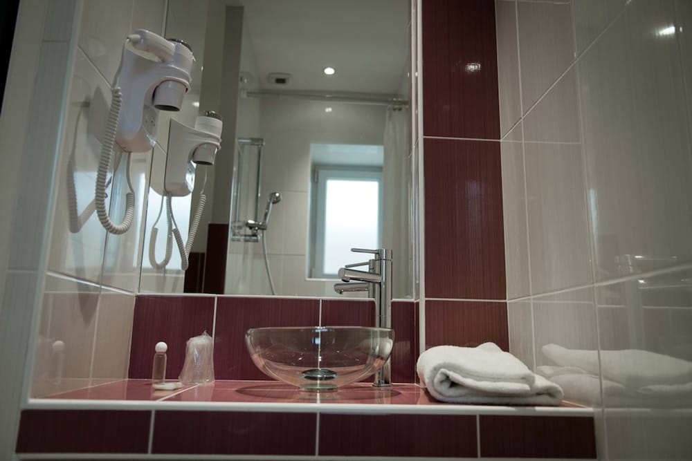 Triple Room, Private Bathroom - Photo 10