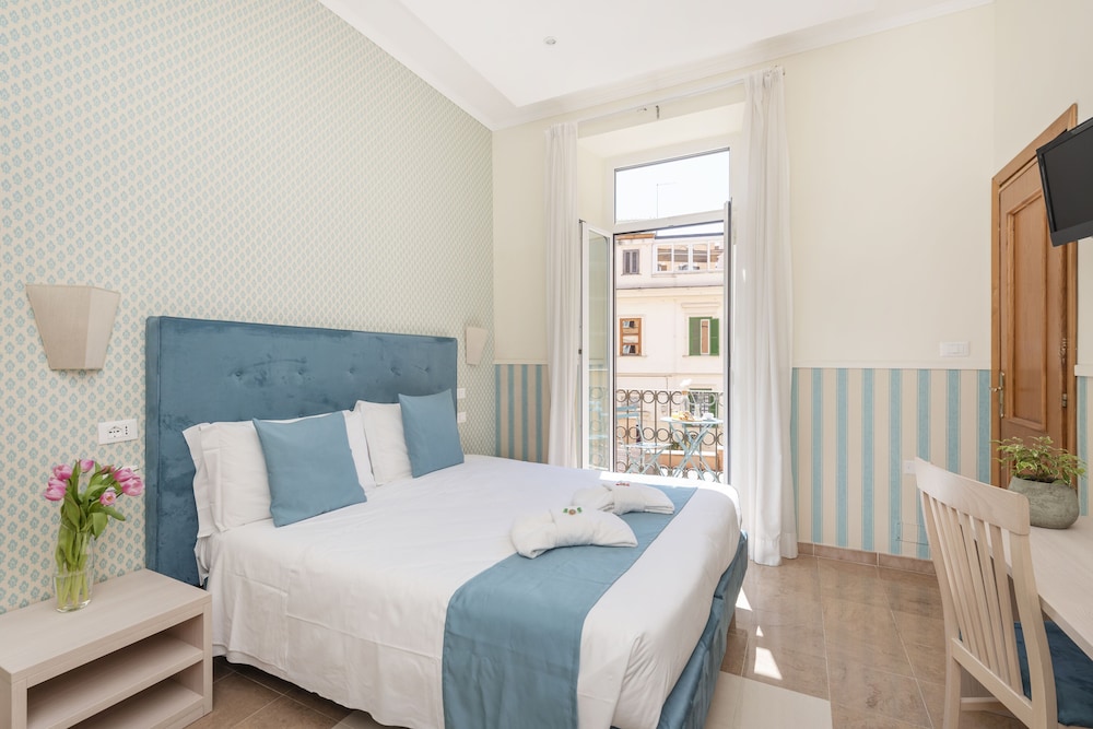 Deluxe Double or Twin Room, Balcony photo 1