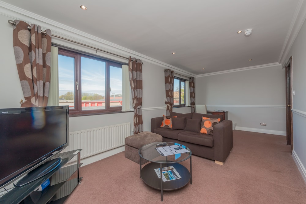 Suite, 1 King Bed, Non Smoking (with Sofabed) - Photo 9