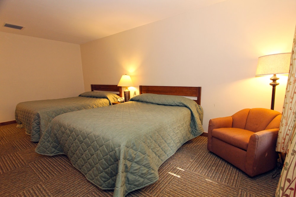 Deluxe Cabin, 2 Bedrooms (4 Queen Beds, Two-Story) photo 1