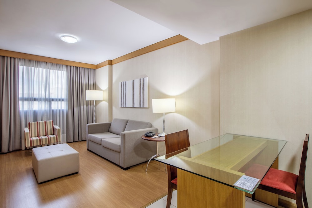 Standard Room (Queen)