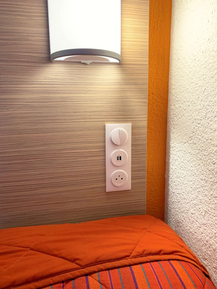 Standard Room, Multiple Beds - Photo 5