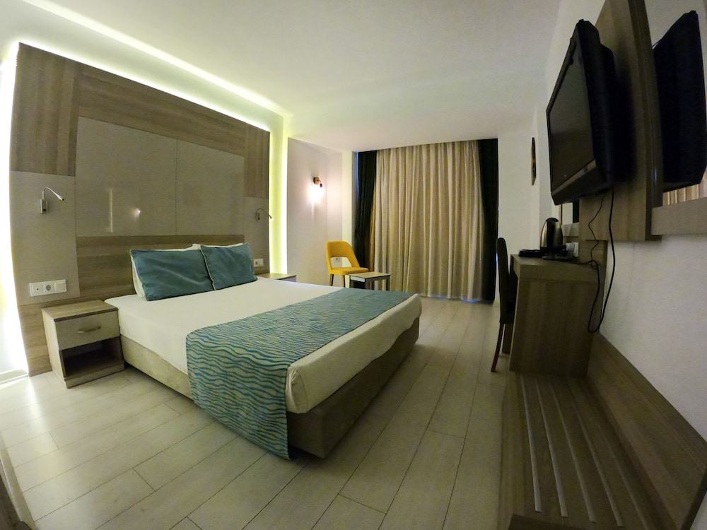 Standard Double Room, Garden View
