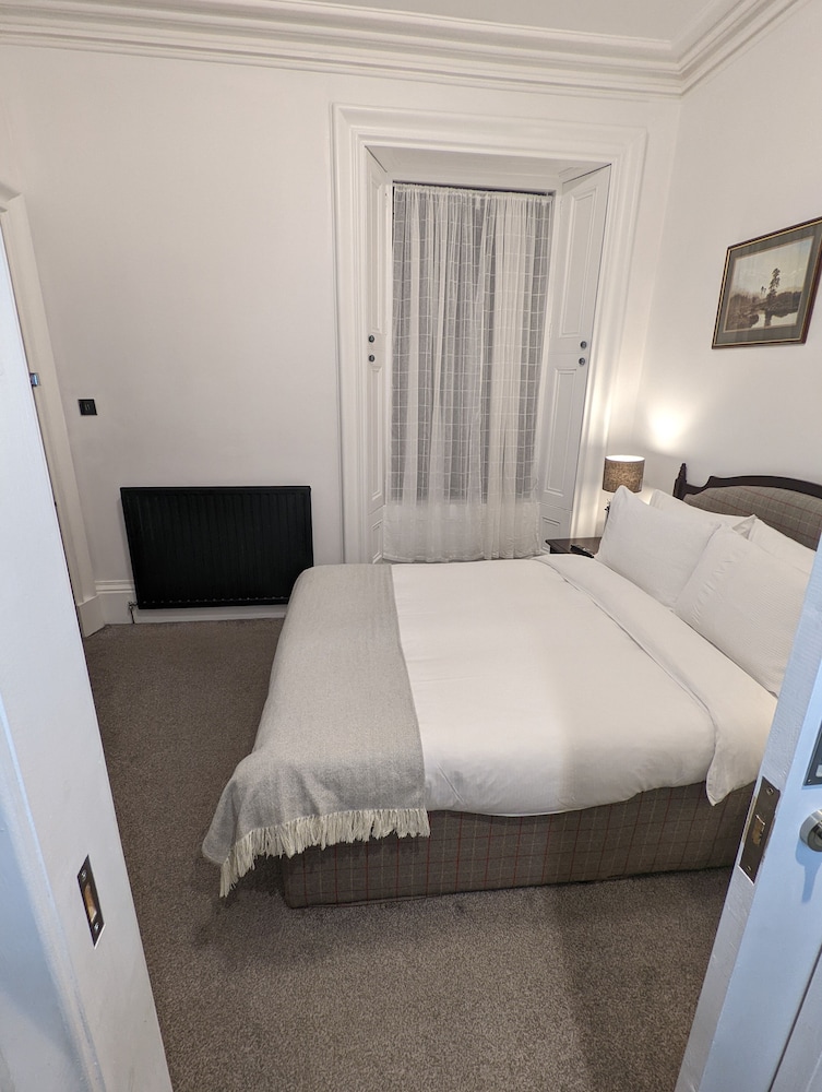 Single Room, Ensuite photo 3