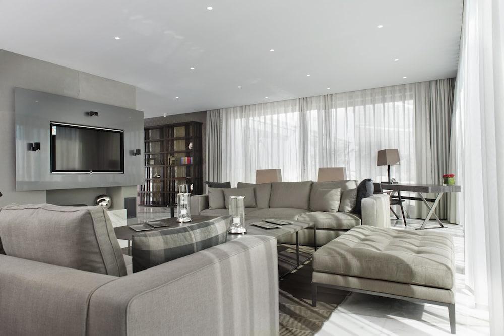 Villa photo 1