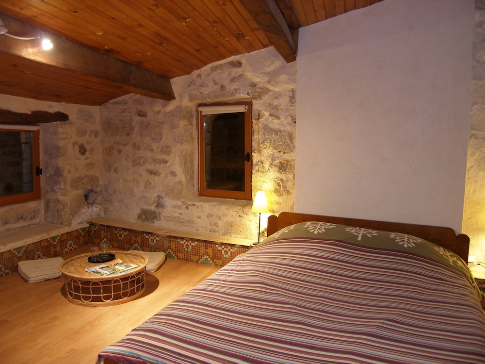 Double Room (Carignan) photo 1