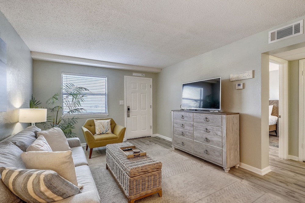 Condo, 1 Bedroom