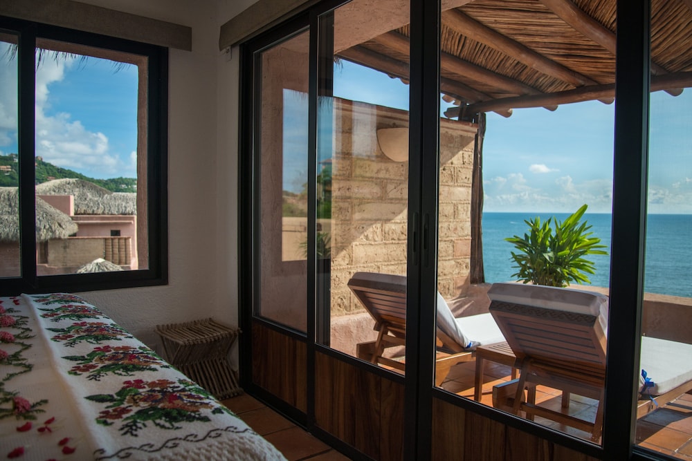 Oceanfront Terrace Suite - Photo 7