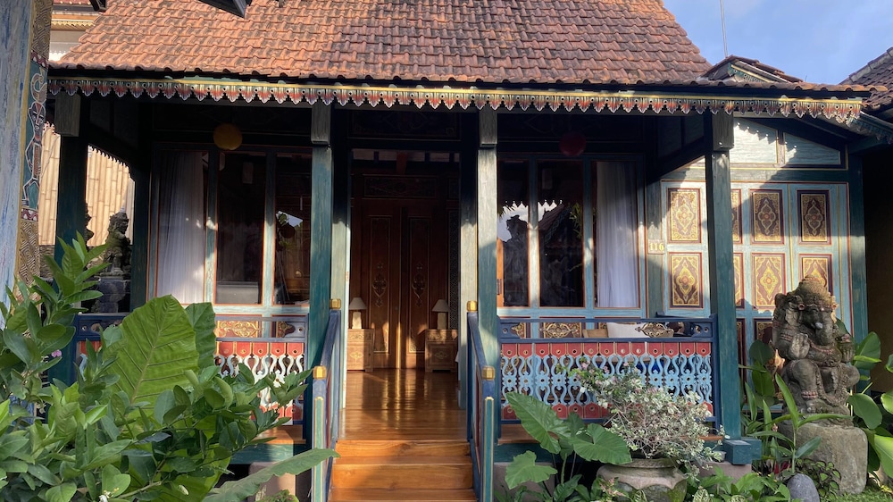 Deluxe Room, 1 Queen Bed, Terrace, Pool View