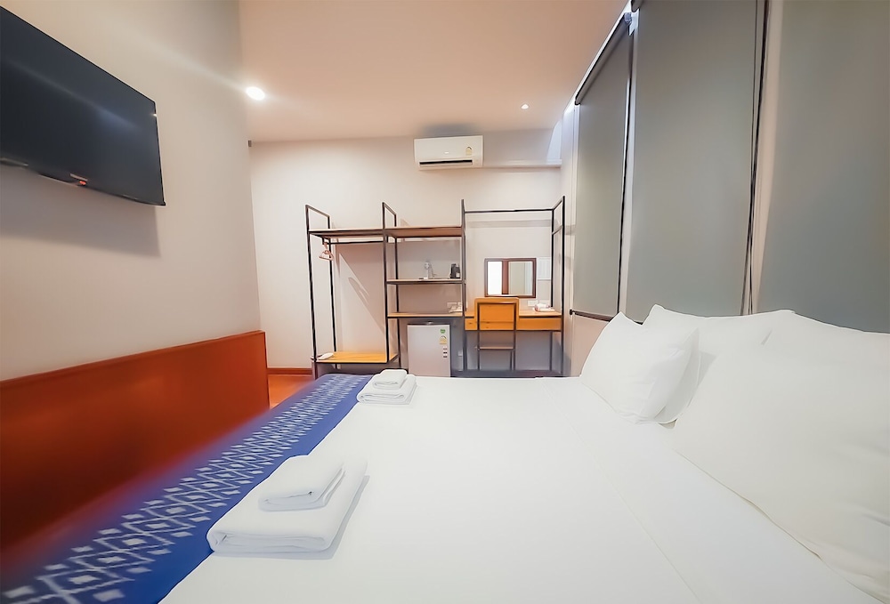 Standard Double or Twin Room - Photo 23