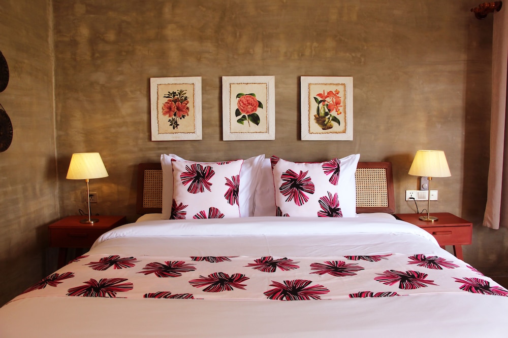 Deluxe Room with Two Double Beds - Photo 1