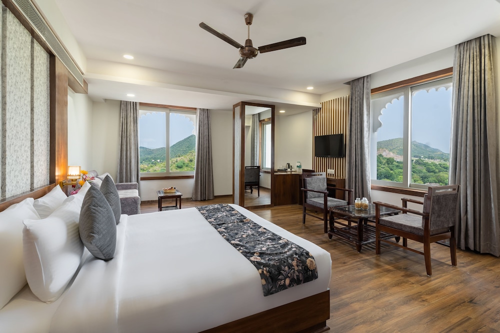 Grand Room - Photo 4