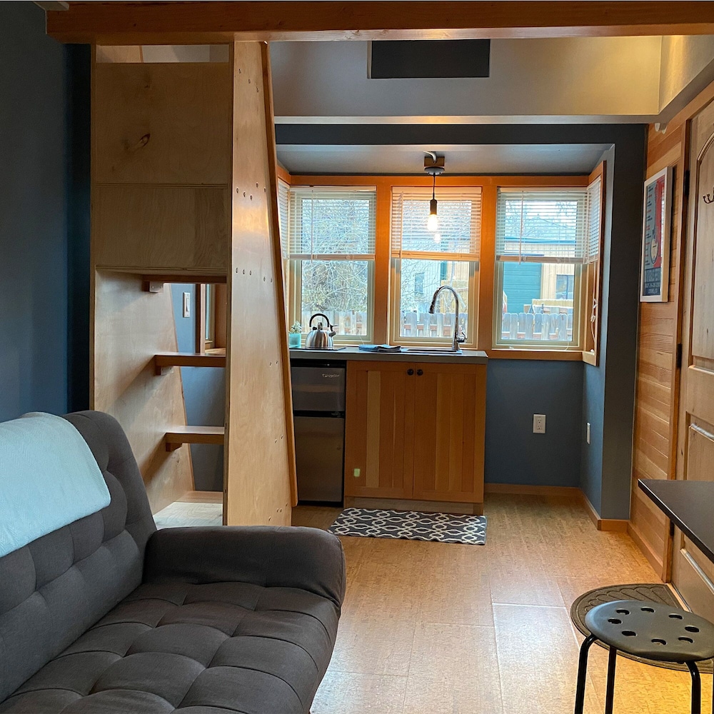 Deluxe Cabin, 1 Queen Bed, Park View photo 3