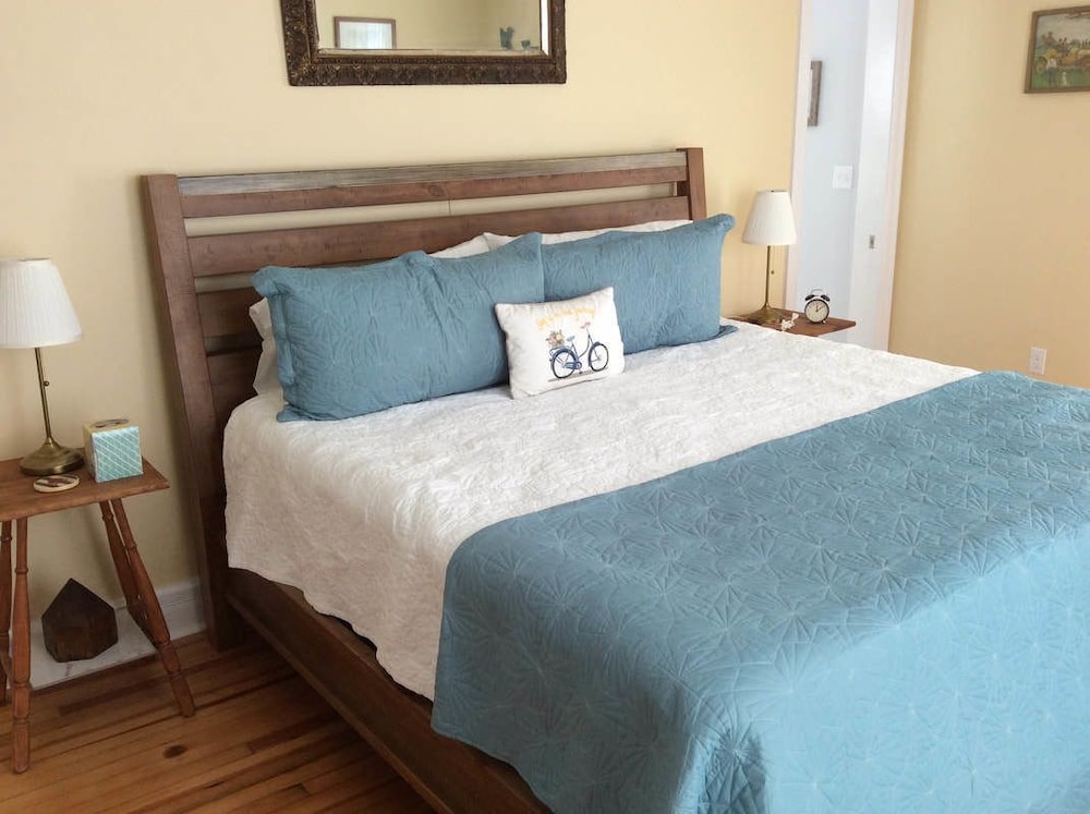 Traditional Room, 1 King Bed (Ocean Ave Room) photo 2