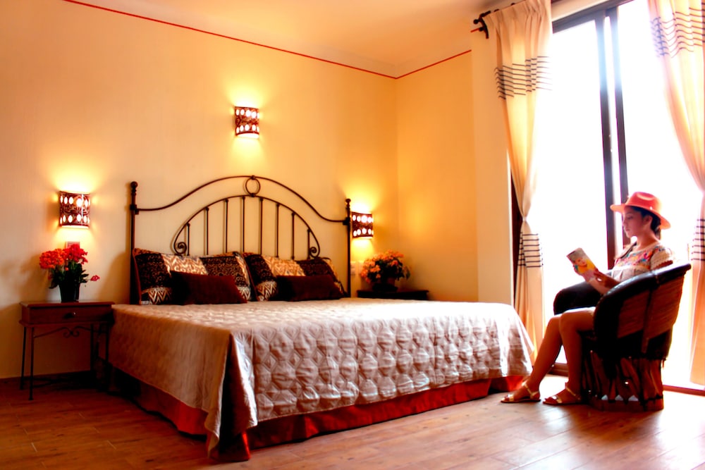 Traditional Double Room, 1 King Bed photo 2
