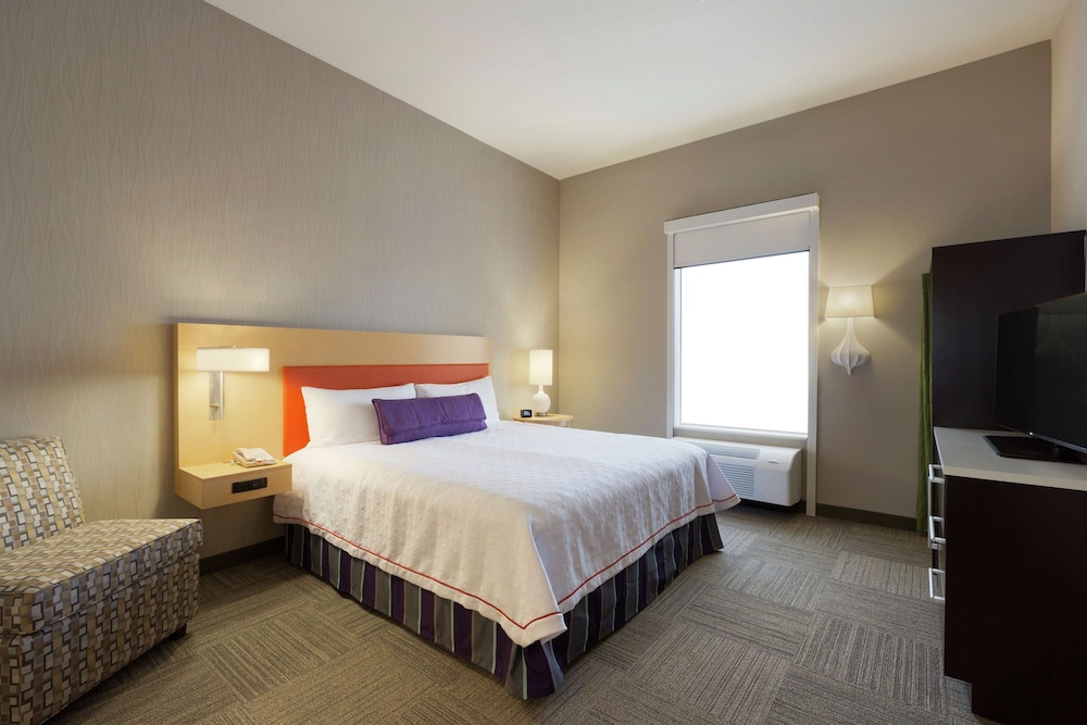 Suite, 1 King Bed with Sofa bed, Accessible photo 1