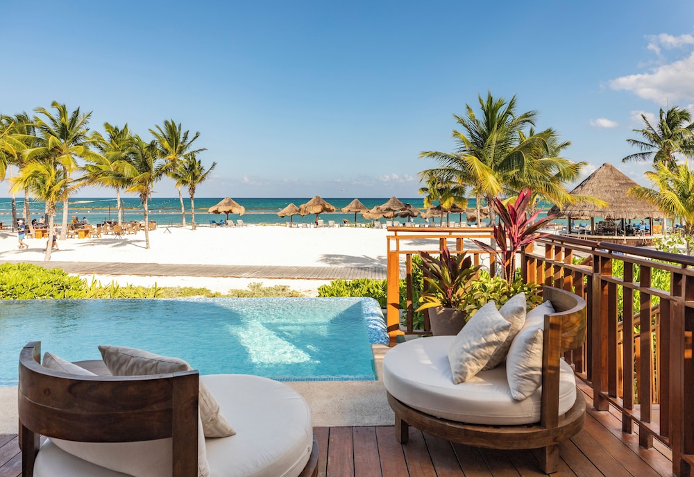 Premium Suite, 1 King Bed, Non Smoking, Beachfront