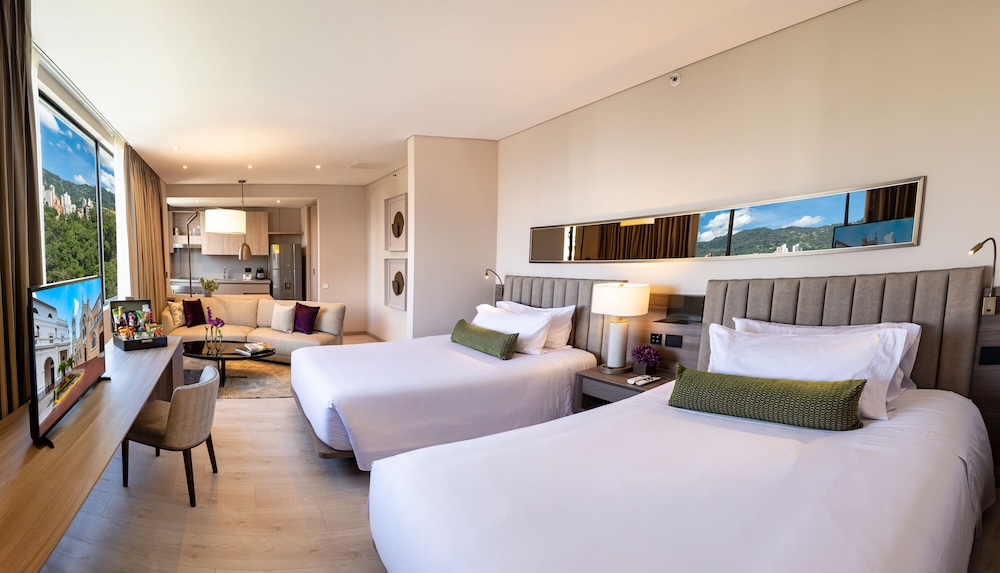 Deluxe Room, 2 Double Beds, City View (Emerald Queen)