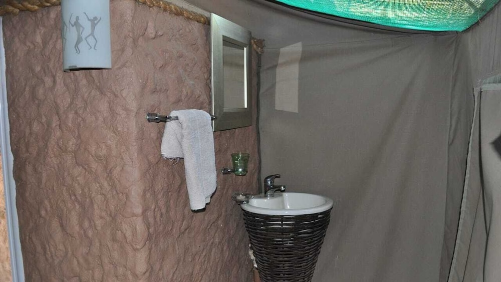 Exclusive Tent, 1 King Bed photo 2