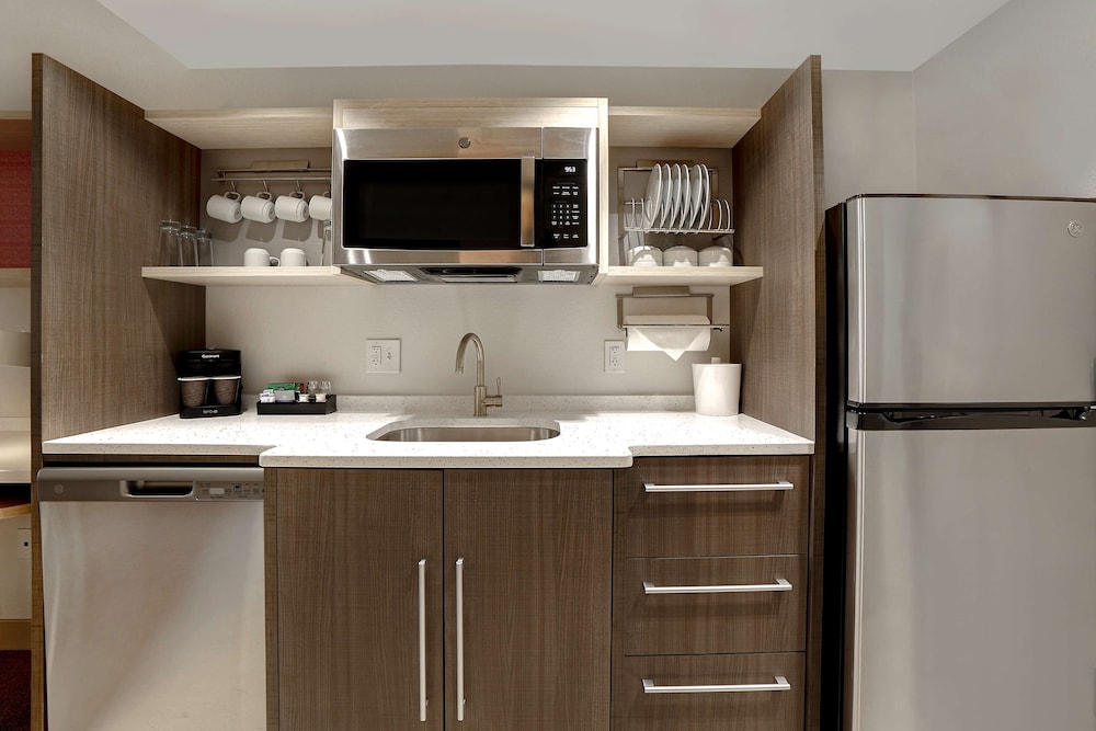 Suite, 1 Bedroom - Photo 1