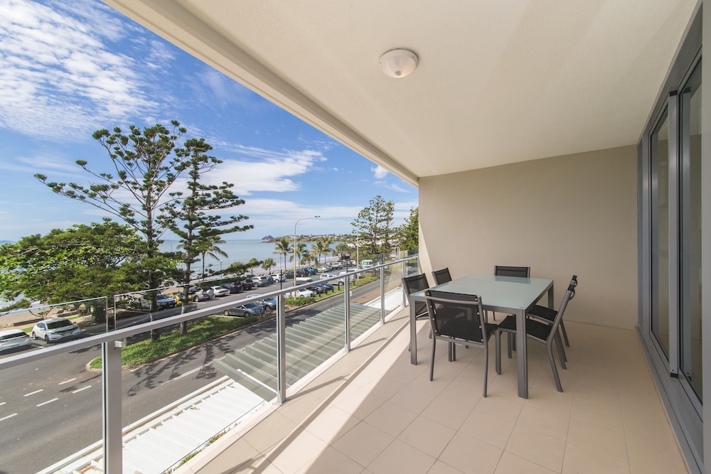 2 Bedroom Beachfront Apartment photo 2