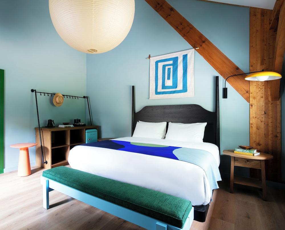 Room, 1 King Bed (Pavilion) - Photo 1