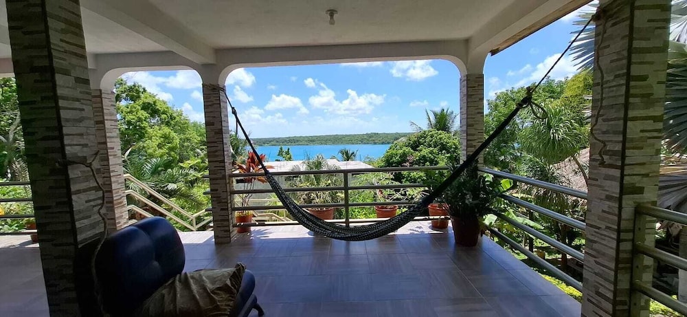 Family Double Room, Lagoon View photo 2