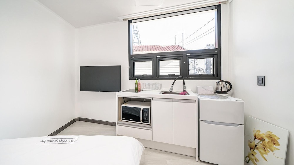 Basic Room, 1 Bedroom (201) - Photo 11